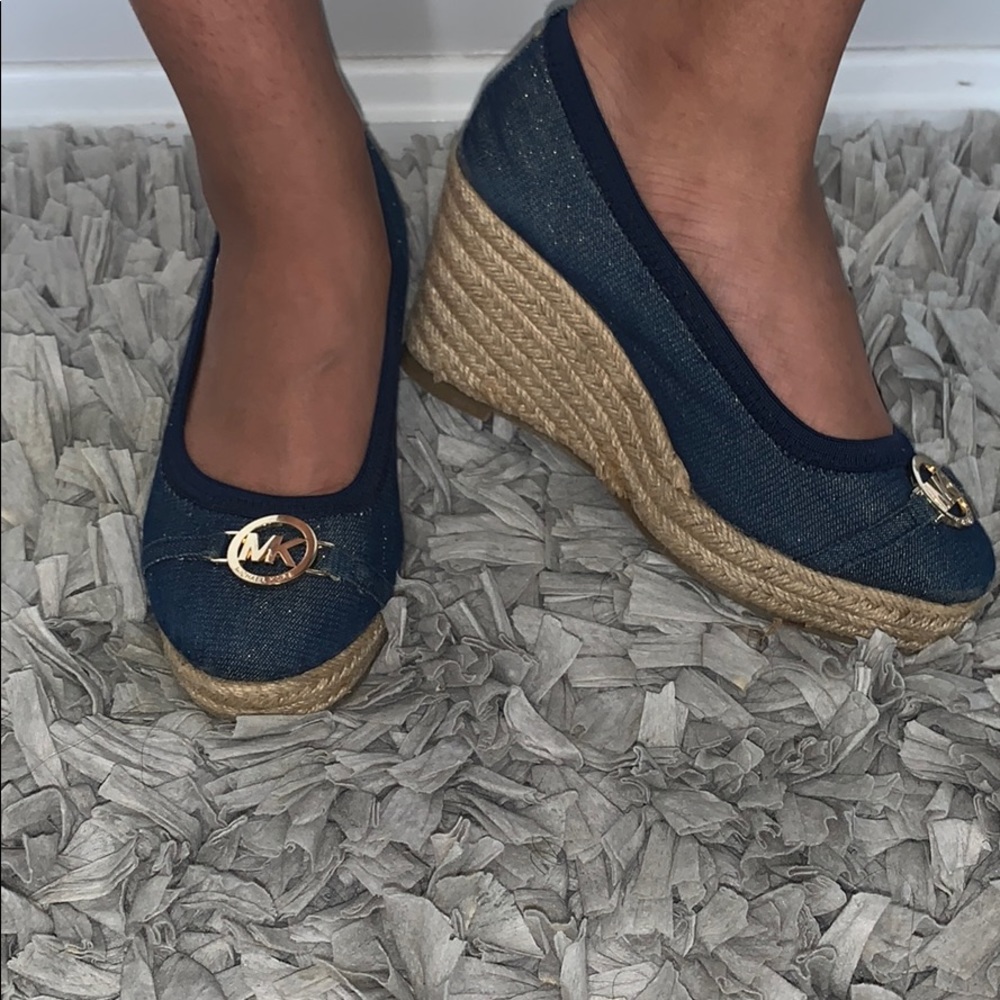 MK Denim w/straw style bottoms wedges